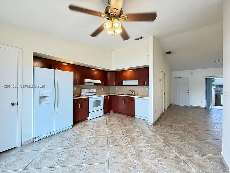 11760 SW 123rd Ave #0 — Photo 11