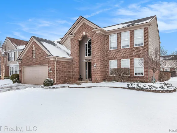 54472 Isle Royale Ave, Macomb, MI 48042