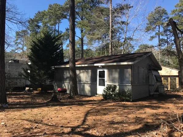 470 Swan Dr, Horntown, VA 23395