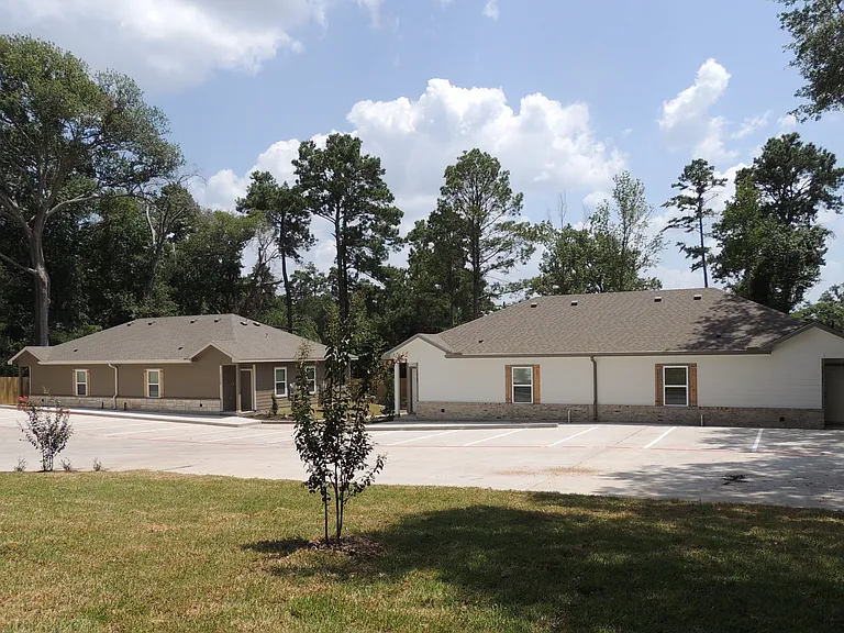 Cottage Pointe — Photo 3