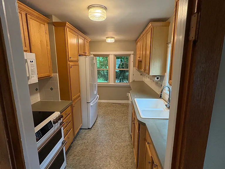 1512 W 16th Ave — Photo 5