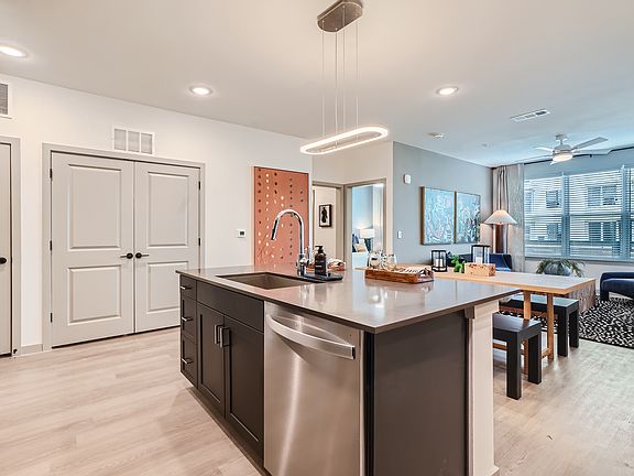5th image of 91 Jensen Dr #4-433