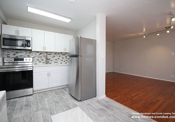 4th image of 2606 W Balmoral Ave APT 109