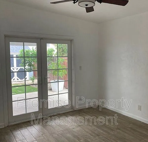 1209 Langford St — Photo 4