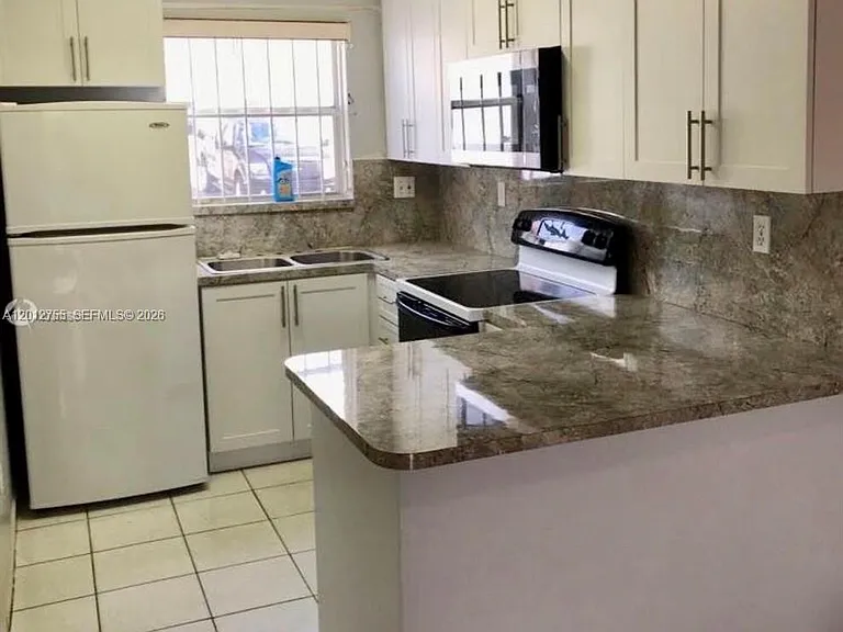 6690 SW 12th St #4 — Photo 5