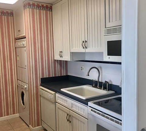 4th image of 921 Park Pl APT 704