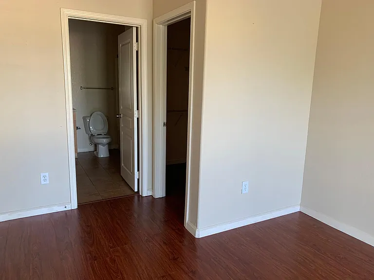 8290 Gate Pkwy W #910 — Photo 22