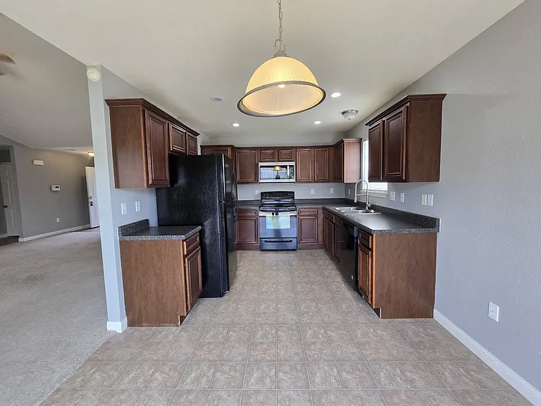 138 Kale Ct — Photo 2