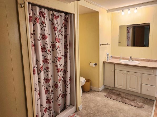 421 Center Ave S, Glenville, MN 56036