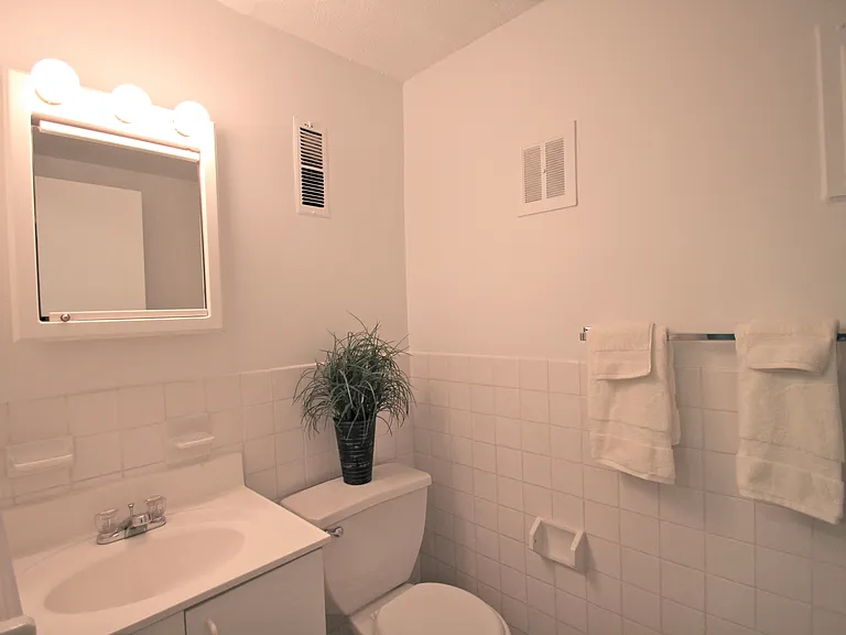 Norwest Woods Apartment — Photo 222