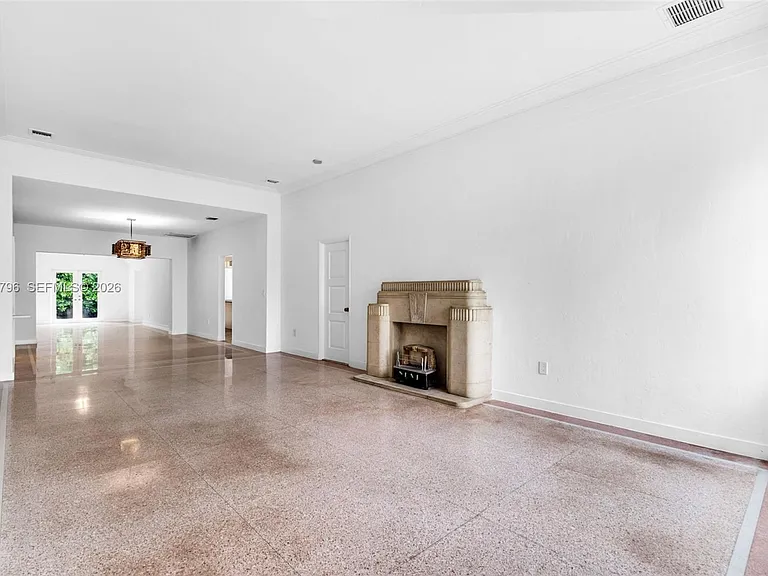 1232 Lenox Ave — Photo 7