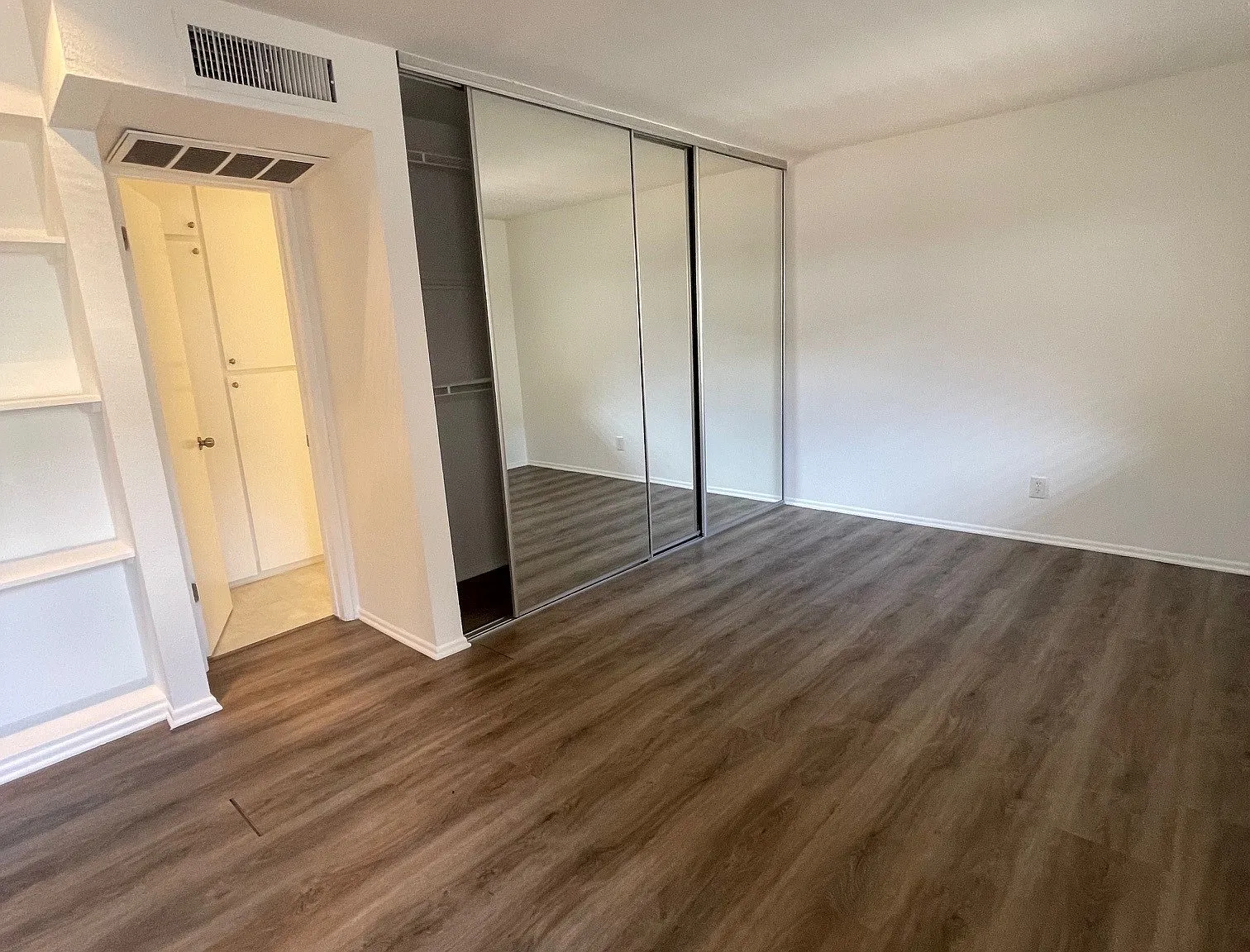 2220 S Beverly Glen Blvd — Photo 4