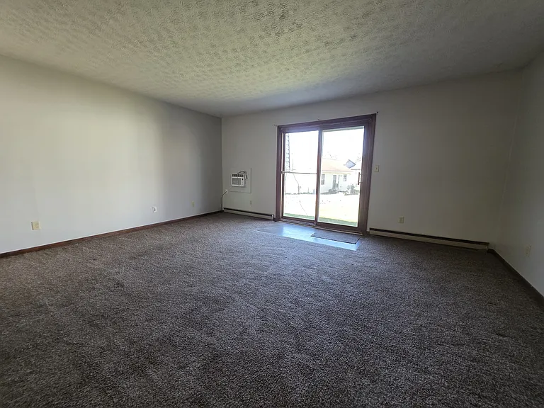 531 E Brown Ave — Photo 4
