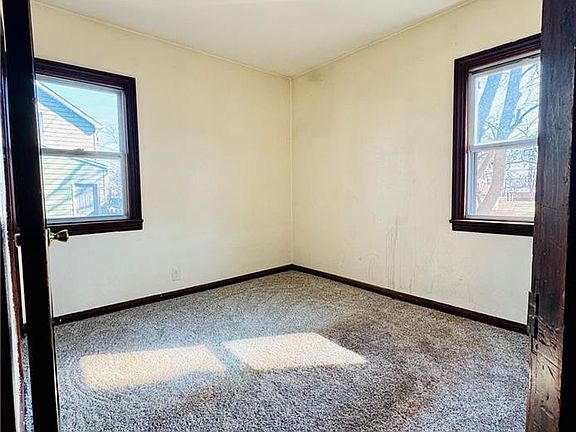 5th image of 324 N Williams St