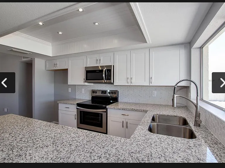 4026 W Desert Hills Dr — Photo 7