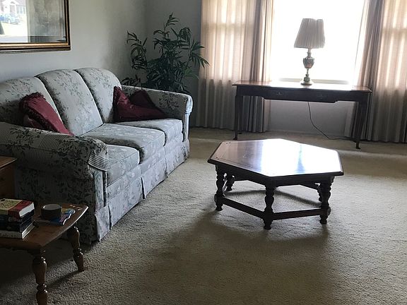 2nd image of 301 Regent Dr