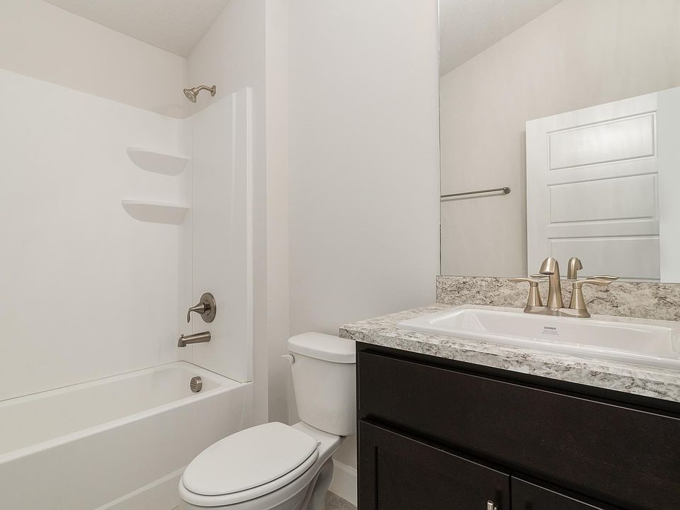 1st image of 1844 Middlebury Dr