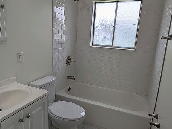 5th image of 946 N Hamilton Ave
