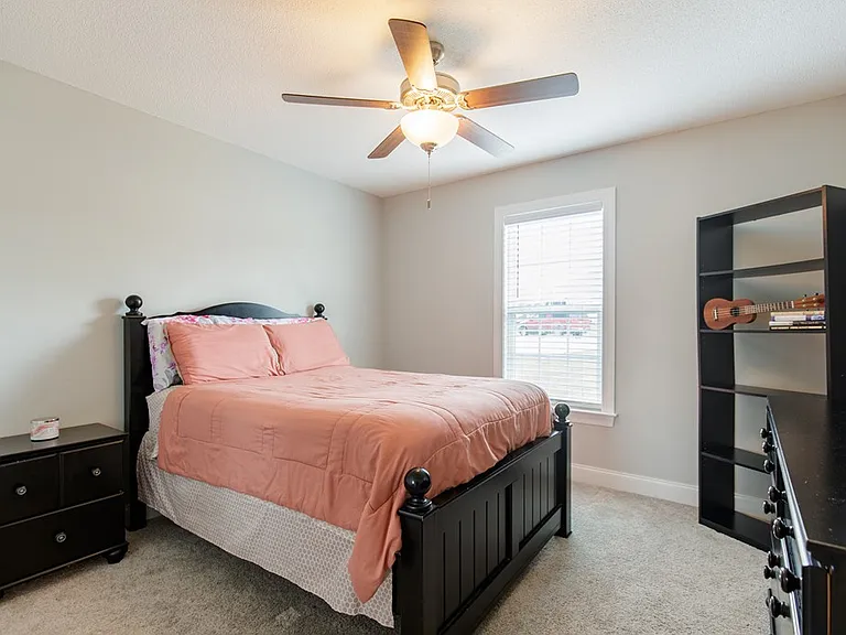 4051 Gramercy Dr — Photo 21