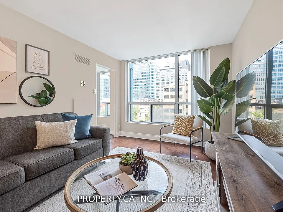 92 King St E #708
