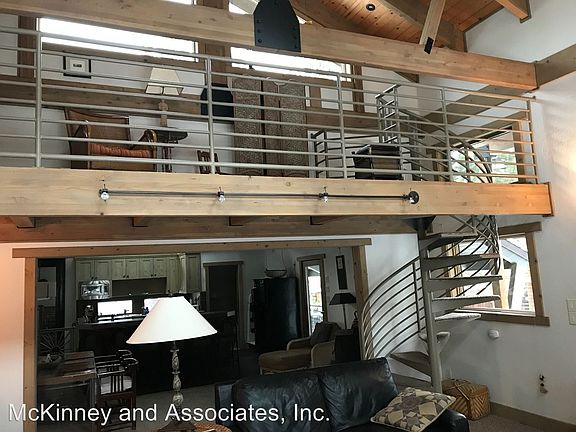 4th image of 725 Stanford Ave