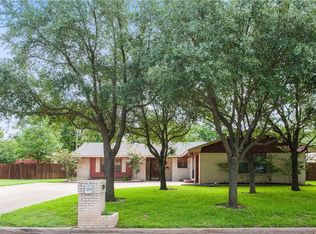 1416 Yucca St, Midlothian, TX 76065