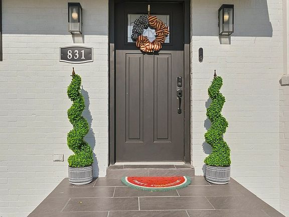 3rd image of 831 Sunnybrae Ave