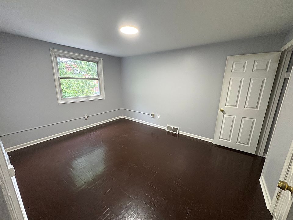 2nd image of 302 Cranston Ave