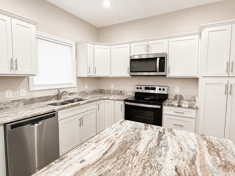 547 Southern Cross Dr — Photo 2