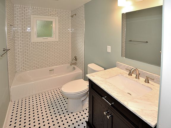 Unit 4 Bathroom