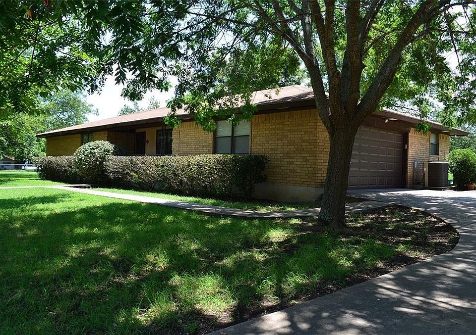 1st image of 119 Quail Lake Dr W