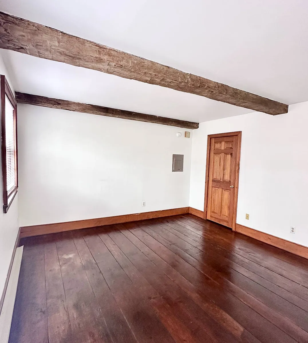 Building Photo - 32 N College St #5