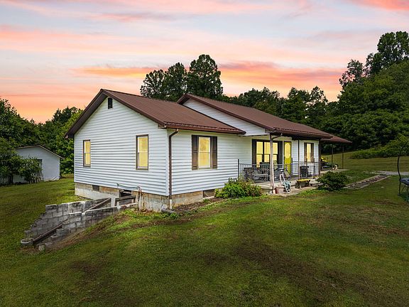 4th image of 3492 Hawk Creek Rd