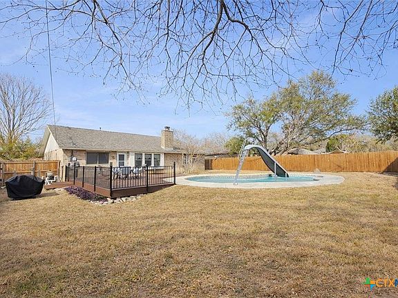 3rd image of 1609 Woodhill Dr