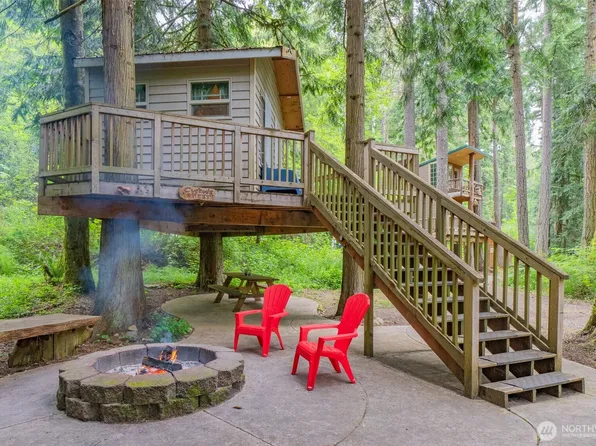 14121 Beaver Drive SE, Rainier, WA 98576