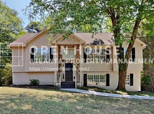 3945 Piper Glen Dr, Buford, GA 30519
