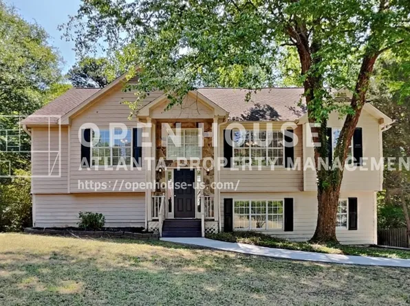 3945 Piper Glen Dr, Buford, GA 30519