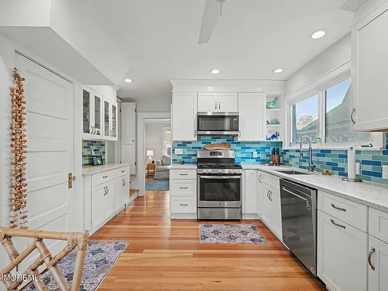 404 Monmouth Ave — Photo 10