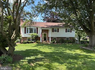 710 Longview Dr, Ephrata, PA 17522