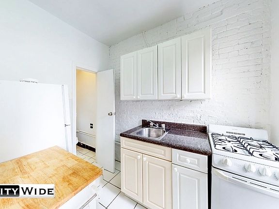 4th image of 1007 2nd Ave #4G