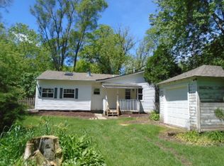 111 Main Street Rd, Cary, IL 60013