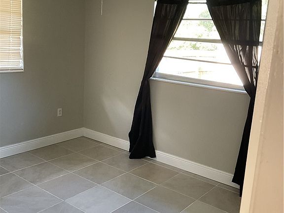 3rd image of 2912 Dudley Dr