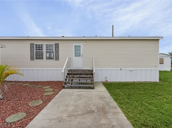 5001 Flamingo Dr, Saint James City, FL 33956