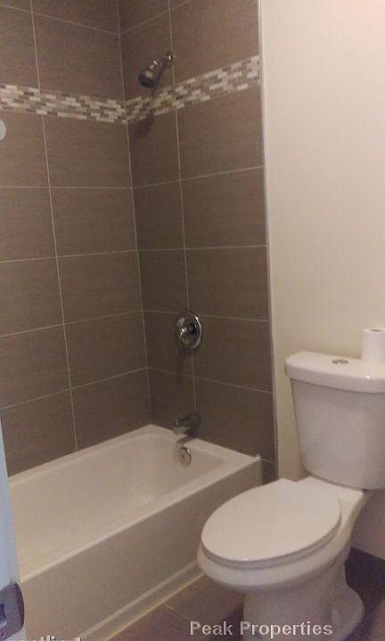2nd image of 1613 N Richmond St #2