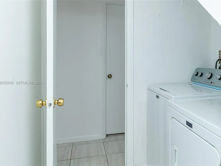 2592 W Saratoga Dr — Photo 32