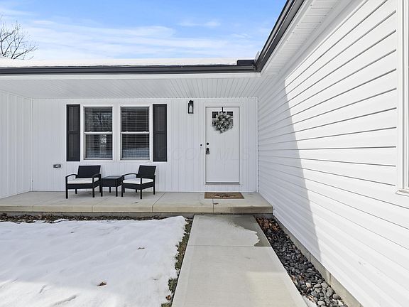 5th image of 638 Grand Valley Dr