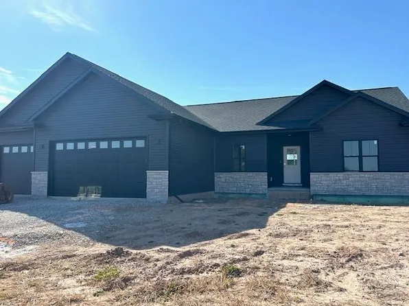 N8039 Blue Heron Cir, Sherwood, WI 54169