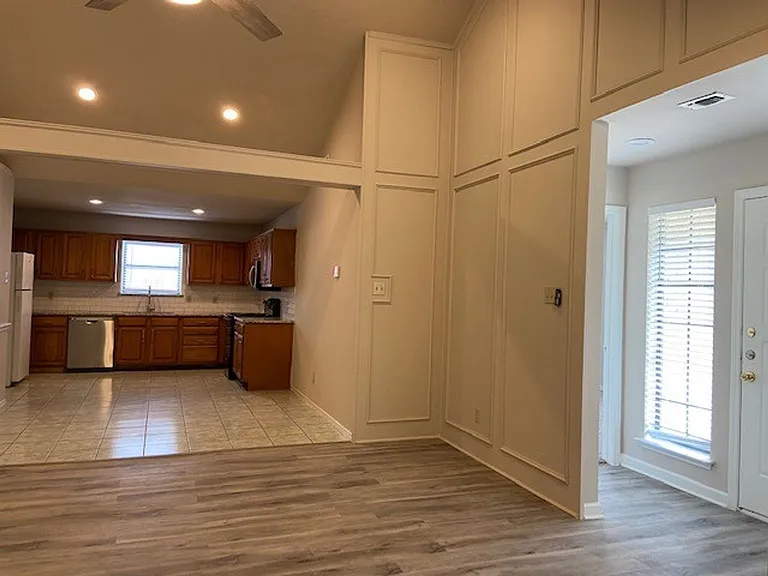 2303 Markland St — Photo 12