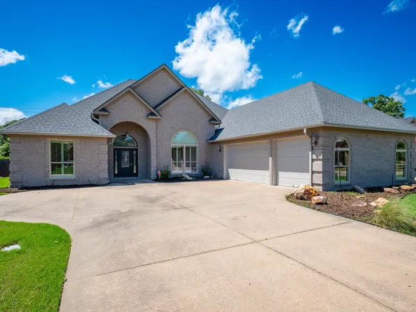 107 Bouriese Cir, Maumelle, AR 72113