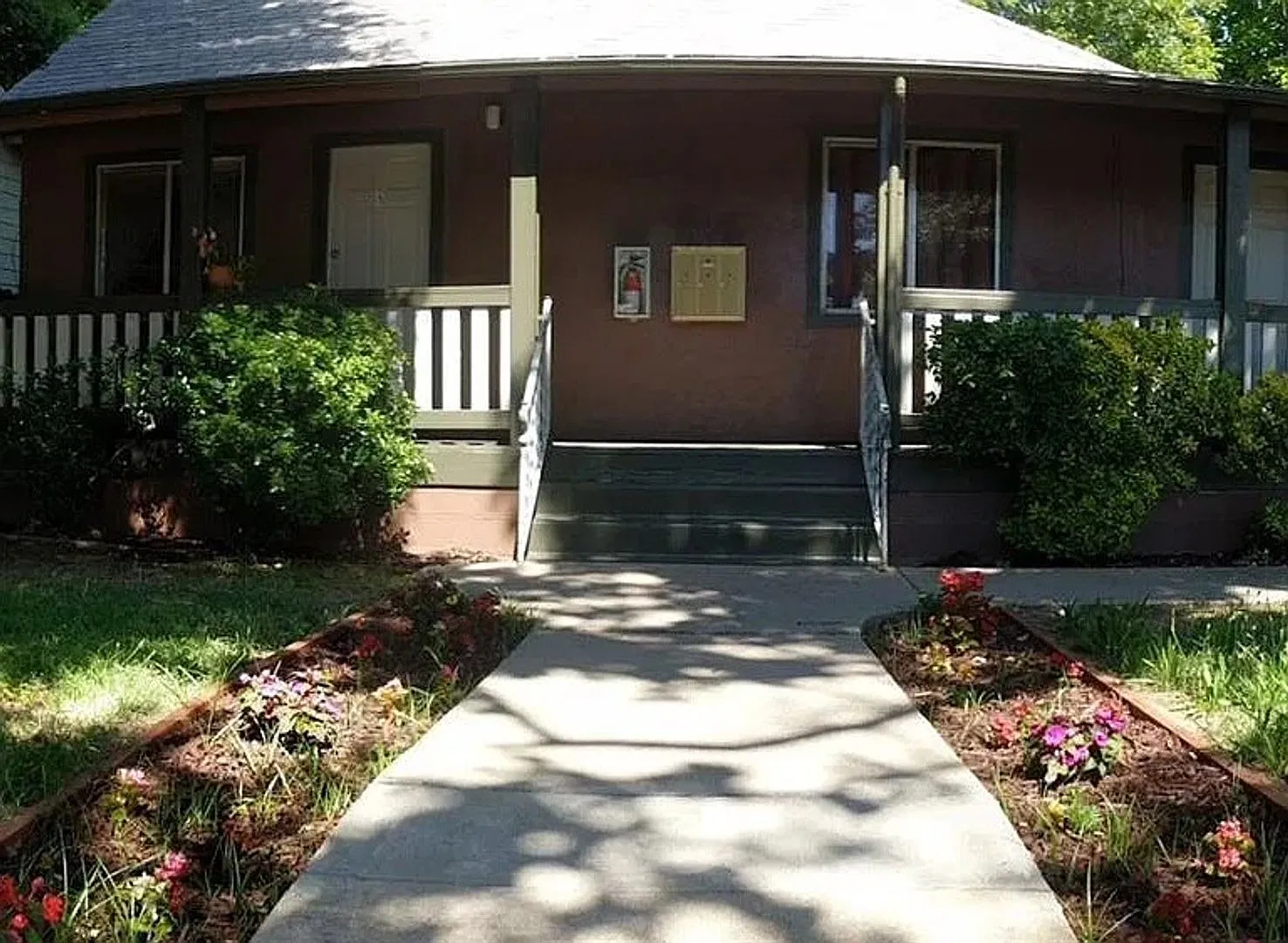 BS223-Lombardi — Photo 2